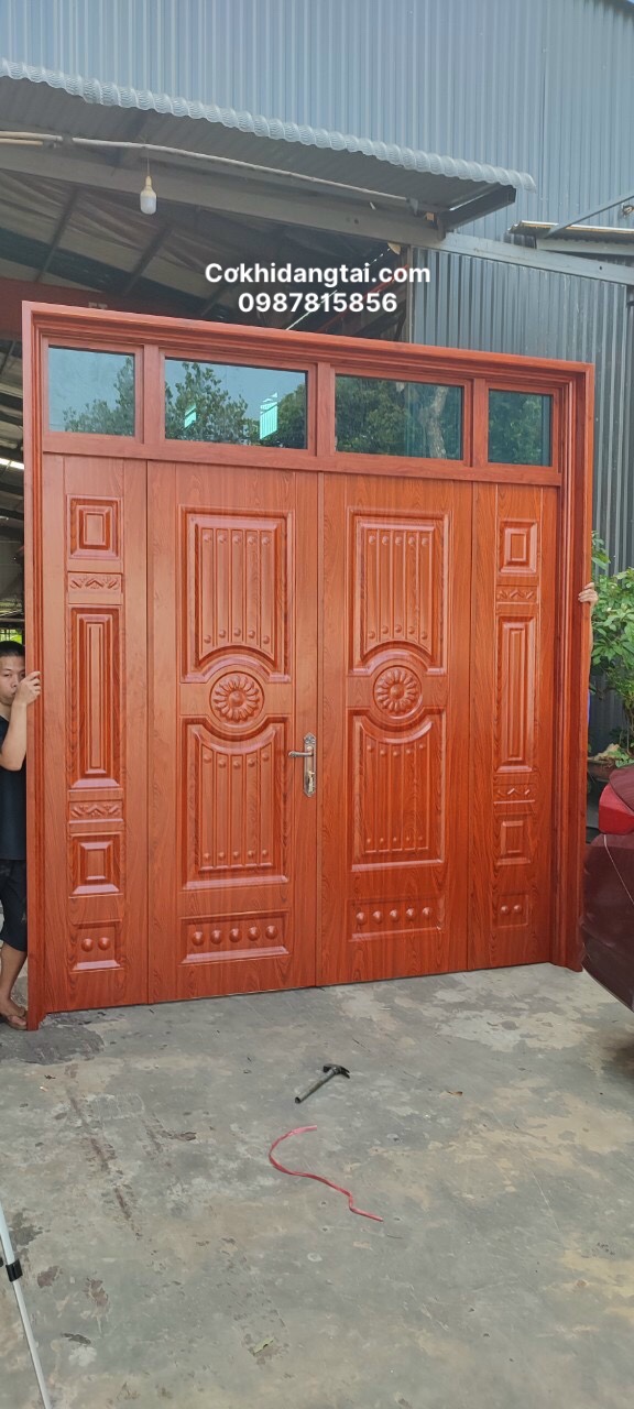 cửa thép vân gỗ giá rẻ tại bình sơn long thành
